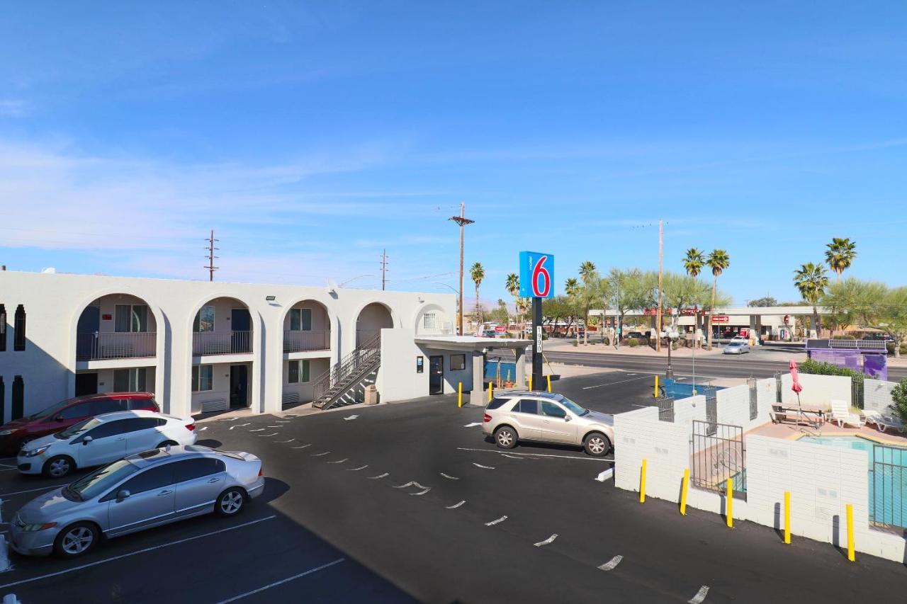 Motel 6 Tucson, Az - East Williams Center מראה חיצוני תמונה