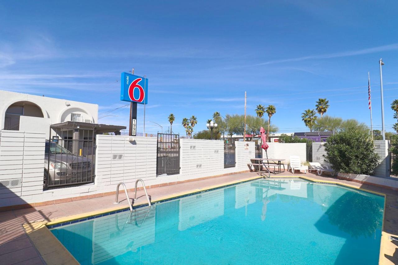 Motel 6 Tucson, Az - East Williams Center מראה חיצוני תמונה
