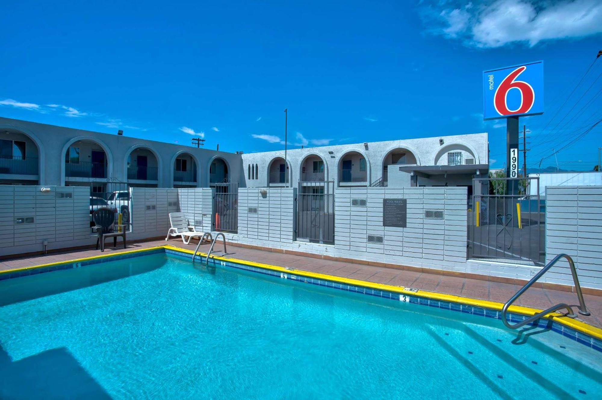 Motel 6 Tucson, Az - East Williams Center מראה חיצוני תמונה