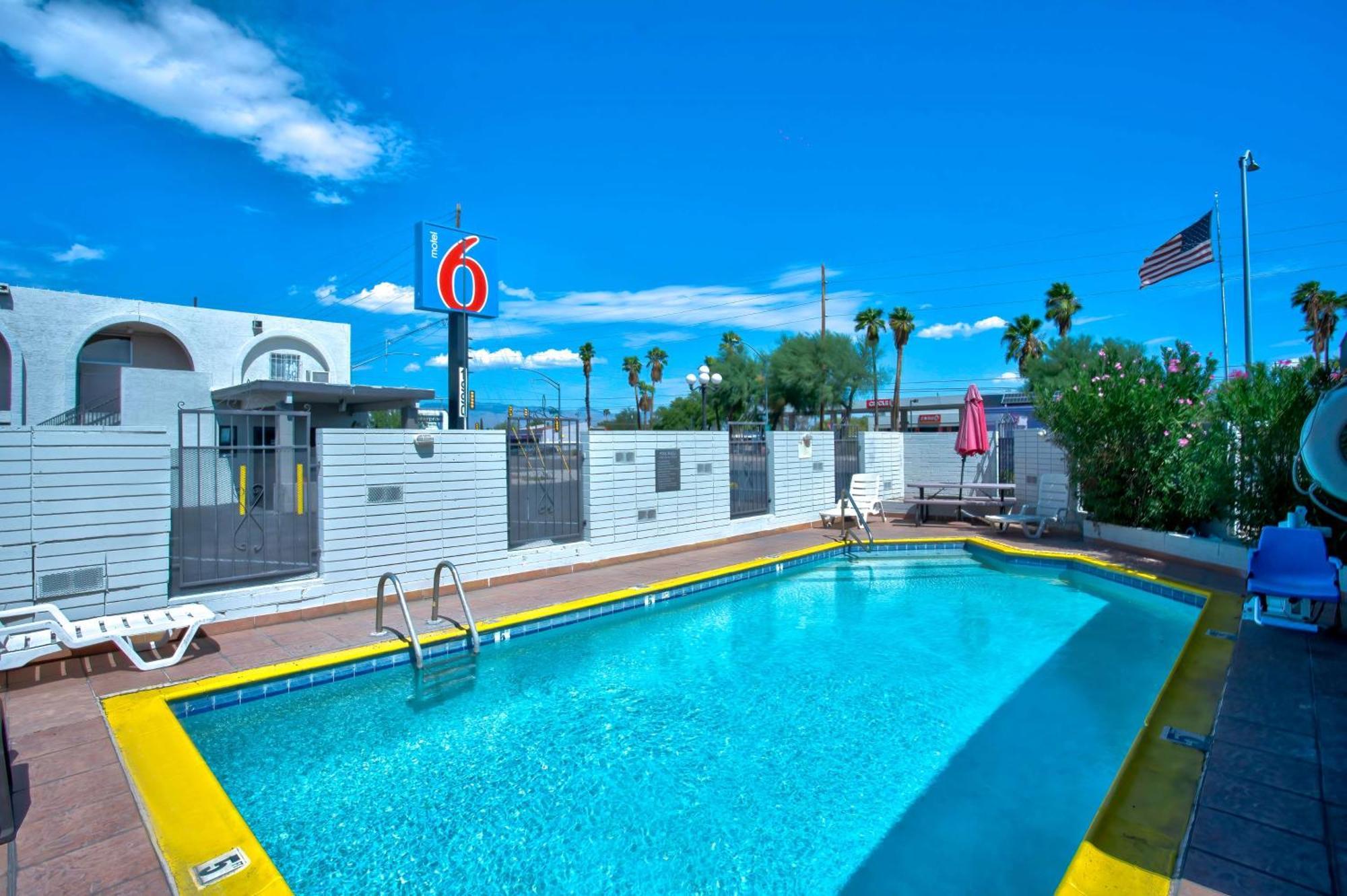 Motel 6 Tucson, Az - East Williams Center מראה חיצוני תמונה